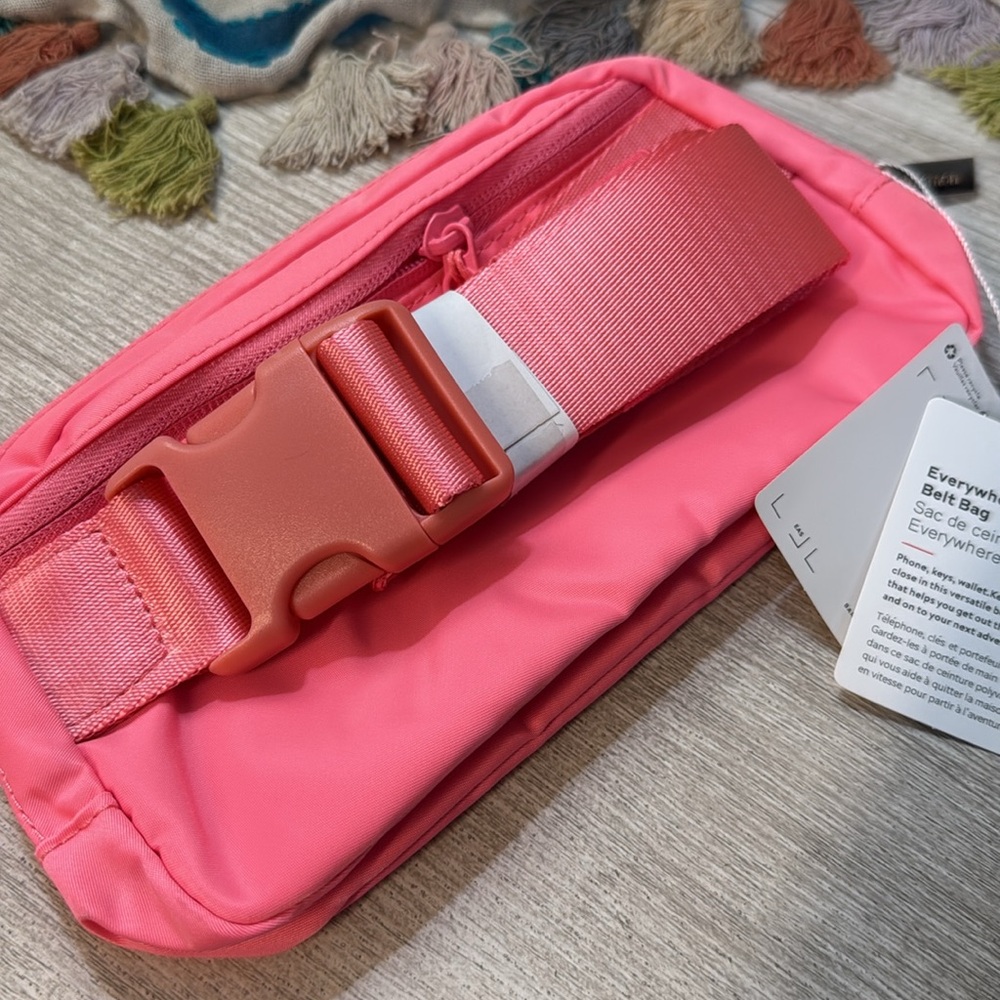 NWT Lululemon Bubblegum Pink Everywhere Belt Bag 1L - Picture 9 of 9